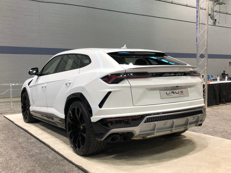 Lambo Urus is surprisingly good looking